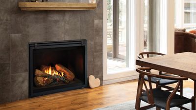 Heat & Glo: 8K Fireplace